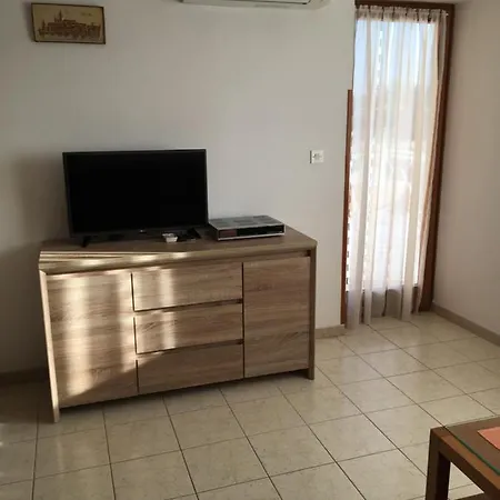 Banko Apartment *